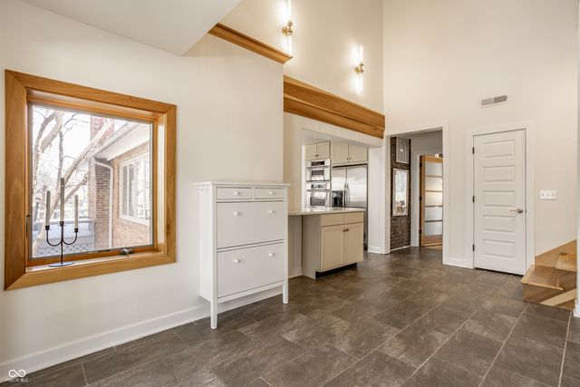 1065 E 76th Street, Indianapolis, IN 46240