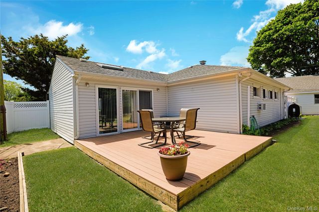 2316 Poe Court, Seaford, NY 11783