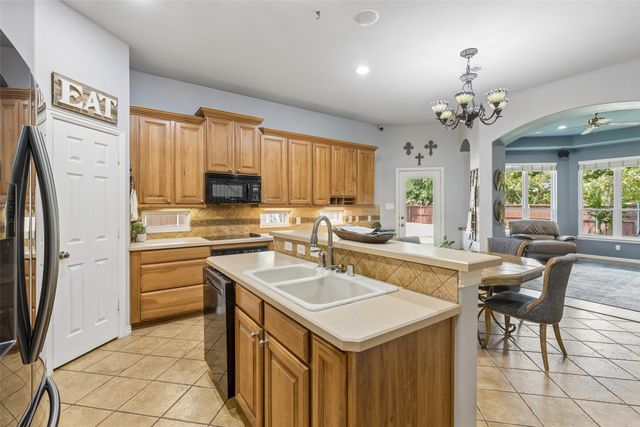 10198 Wheat Ridge Drive, Frisco, TX 75033