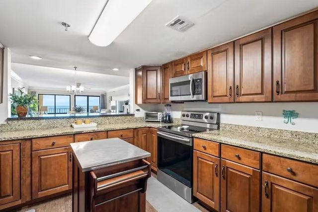 554 NW Coral Court 303, Fort Walton Beach, FL 32548