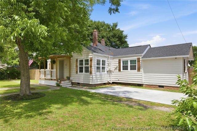 202 N Jackson Street, Raeford, NC 28376