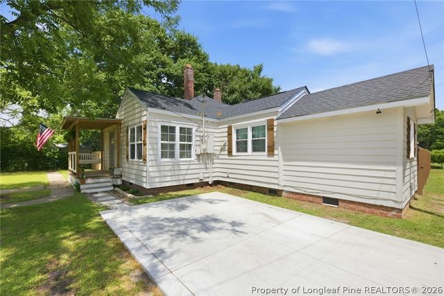 202 N Jackson Street, Raeford, NC 28376