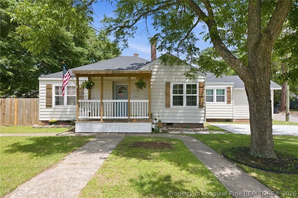 202 N Jackson Street, Raeford, NC 28376