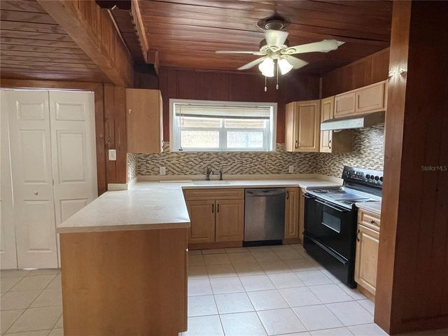 2113 W NORTH B STREET, Tampa, FL 33606
