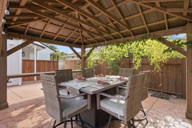 1035 Lorne Way, Sunnyvale, CA 94087