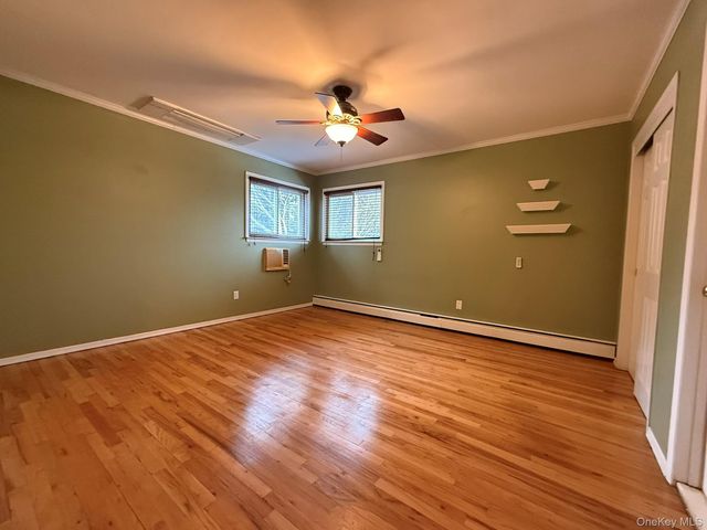 9 Columbine Avenue, Islip, NY 11751