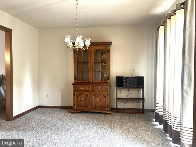 1572 BUTTERCUP DRIVE, Chambersburg, PA 17202