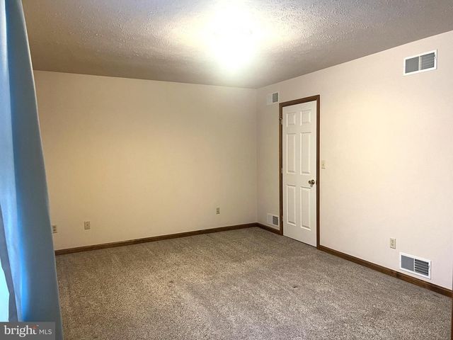 1572 BUTTERCUP DRIVE, Chambersburg, PA 17202