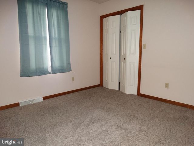 1572 BUTTERCUP DRIVE, Chambersburg, PA 17202