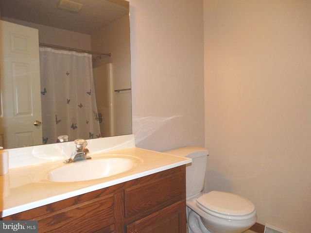 1572 BUTTERCUP DRIVE, Chambersburg, PA 17202