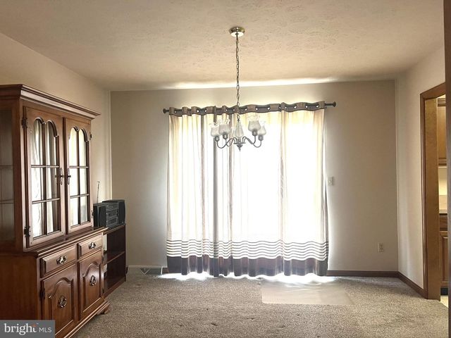 1572 BUTTERCUP DRIVE, Chambersburg, PA 17202