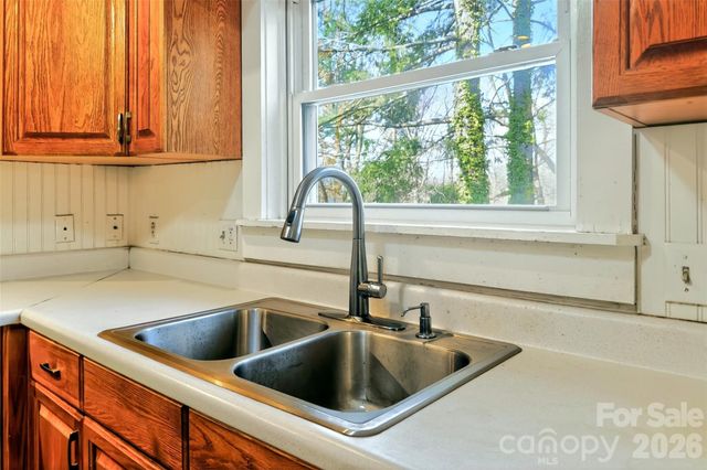 109 Eastwood Avenue, Swannanoa, NC 28778