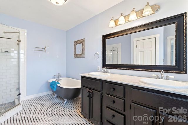 109 Eastwood Avenue, Swannanoa, NC 28778