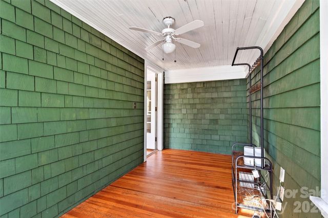 109 Eastwood Avenue, Swannanoa, NC 28778