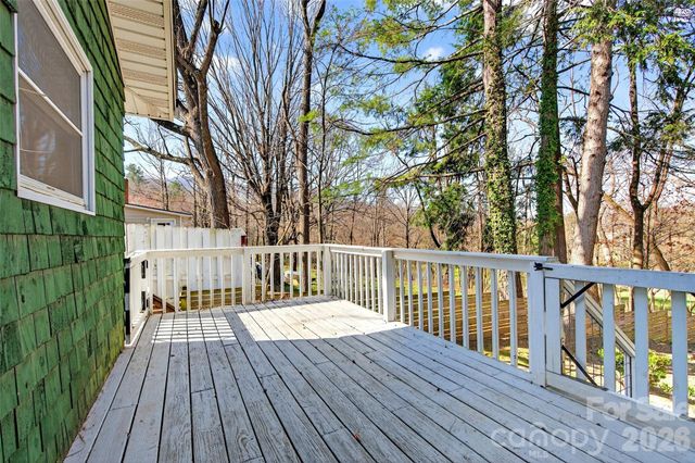 109 Eastwood Avenue, Swannanoa, NC 28778