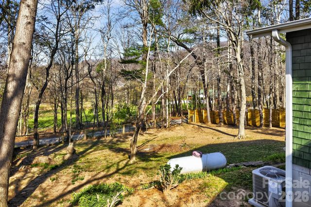 109 Eastwood Avenue, Swannanoa, NC 28778