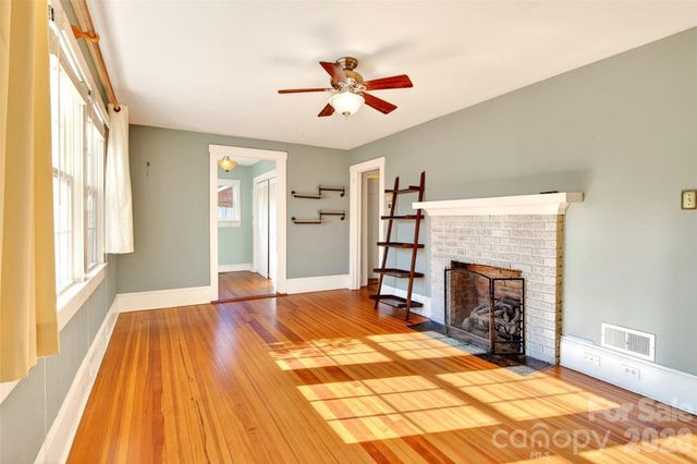 109 Eastwood Avenue, Swannanoa, NC 28778