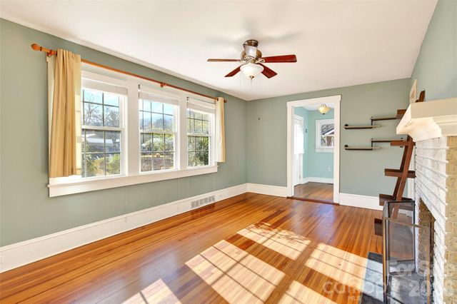 109 Eastwood Avenue, Swannanoa, NC 28778