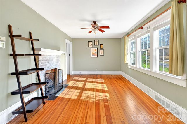 109 Eastwood Avenue, Swannanoa, NC 28778