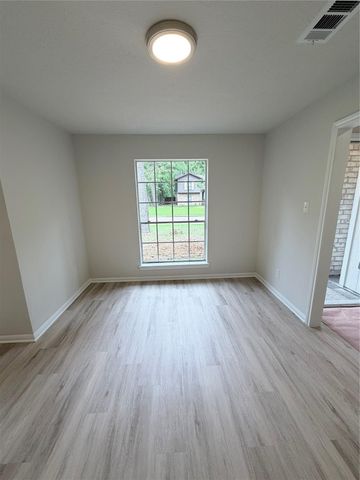 2102 Lake Creek Drive, Houston, TX 77339