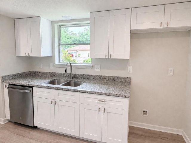 2102 Lake Creek Drive, Houston, TX 77339