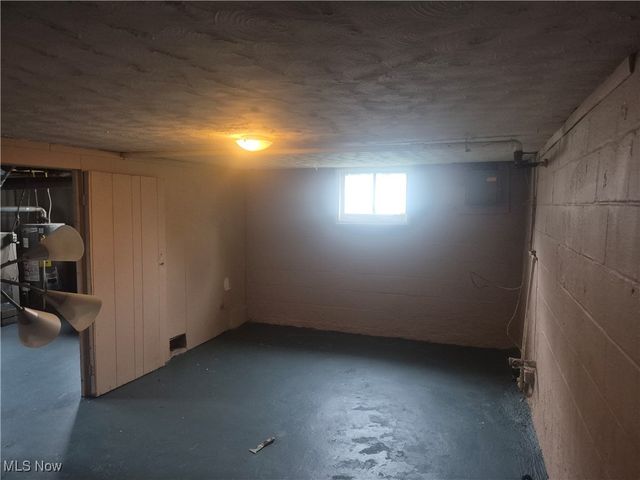 4962 Oroszy Avenue, Lorain, OH 44052