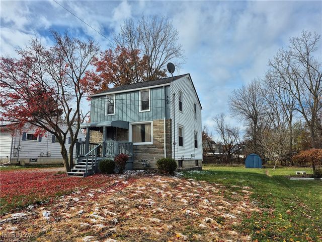 4962 Oroszy Avenue, Lorain, OH 44052