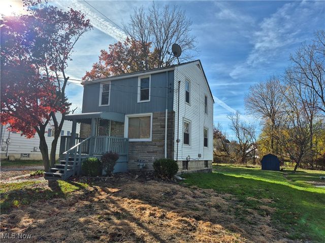 4962 Oroszy Avenue, Lorain, OH 44052