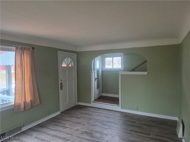 4962 Oroszy Avenue, Lorain, OH 44052