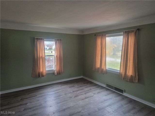 4962 Oroszy Avenue, Lorain, OH 44052