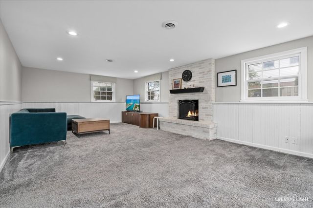 1104 N Brainard Street, Naperville, IL 60563