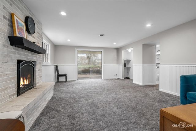 1104 N Brainard Street, Naperville, IL 60563