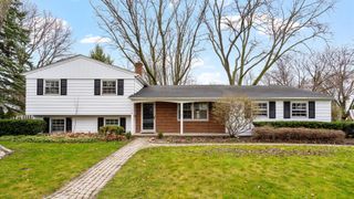 1104 N Brainard Street, Naperville, IL 60563