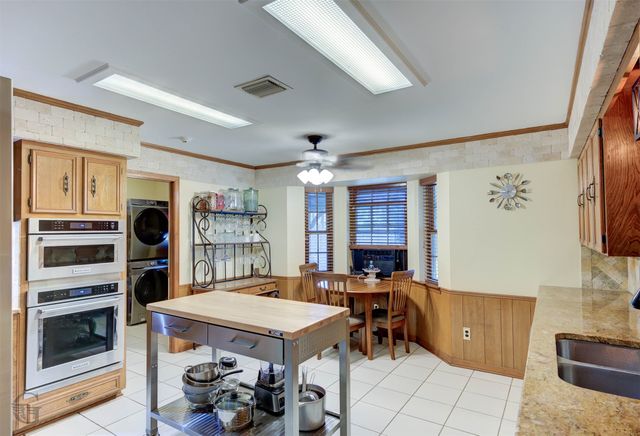 1814 Old Oaks Street, Shreveport, LA 71119