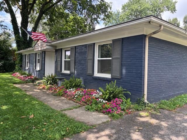 3527 Greentree Road, Lexington, KY 40517