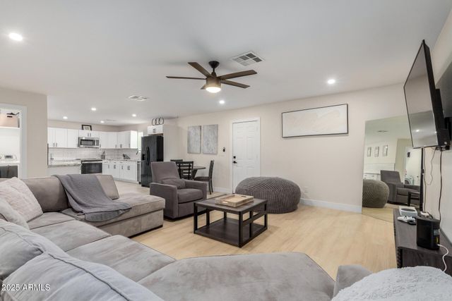 6908 W WANDA LYNN Lane, Peoria, AZ 85382