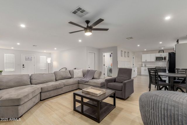 6908 W WANDA LYNN Lane, Peoria, AZ 85382