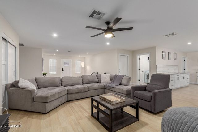 6908 W WANDA LYNN Lane, Peoria, AZ 85382