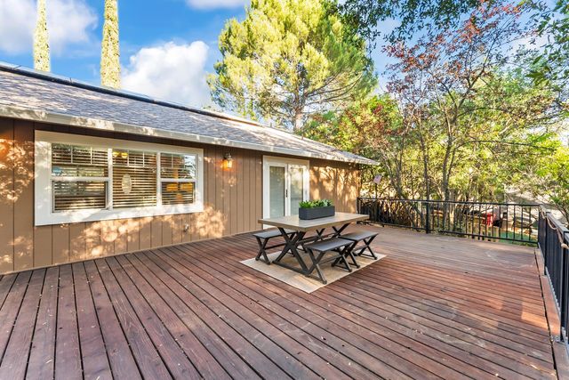 2440 Sandpiper Way, Cameron Park, CA 95682