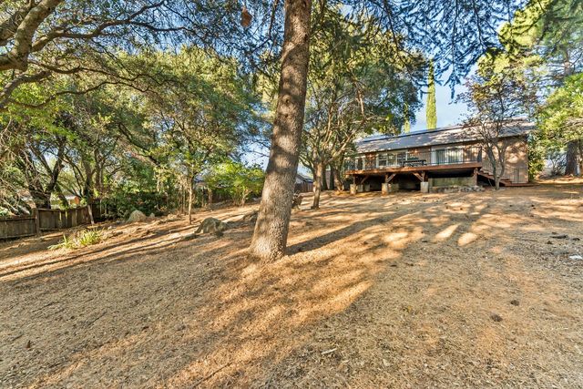 2440 Sandpiper Way, Cameron Park, CA 95682