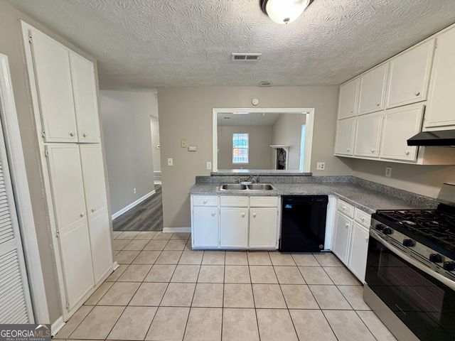 105 Fruitwood Trace A, Riverdale, GA 30296