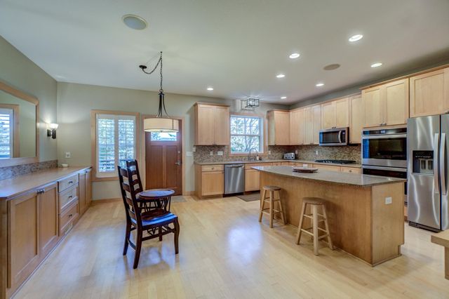 276 Country Road, Stillwater, MN 55082