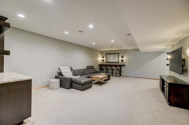 276 Country Road, Stillwater, MN 55082