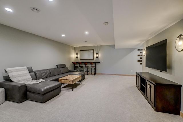 276 Country Road, Stillwater, MN 55082