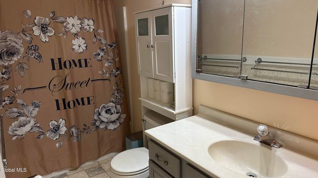 1 Robin Hood Court, Saratoga Springs, NY 12866