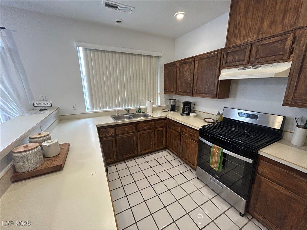 Image 12 of property listing at 6672 Golden Pond Circle, Las Vegas, NV 89108