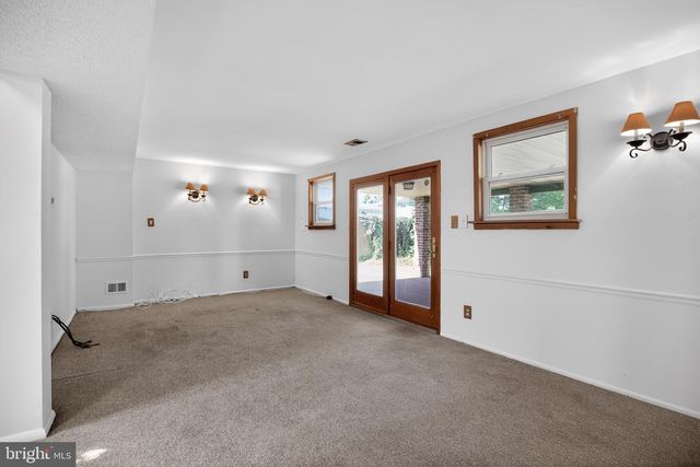 1210 SALEM RD, Burlington, NJ 08016