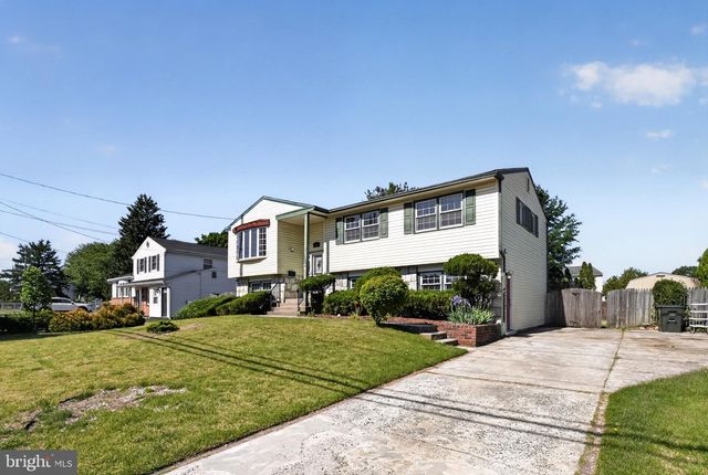 1210 SALEM RD, Burlington, NJ 08016