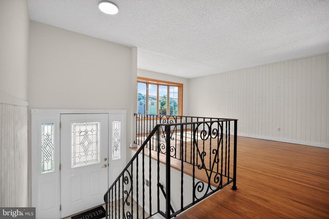 1210 SALEM RD, Burlington, NJ 08016