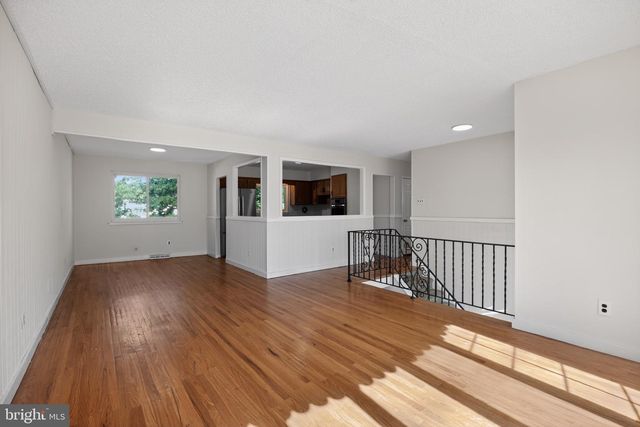 1210 SALEM RD, Burlington, NJ 08016